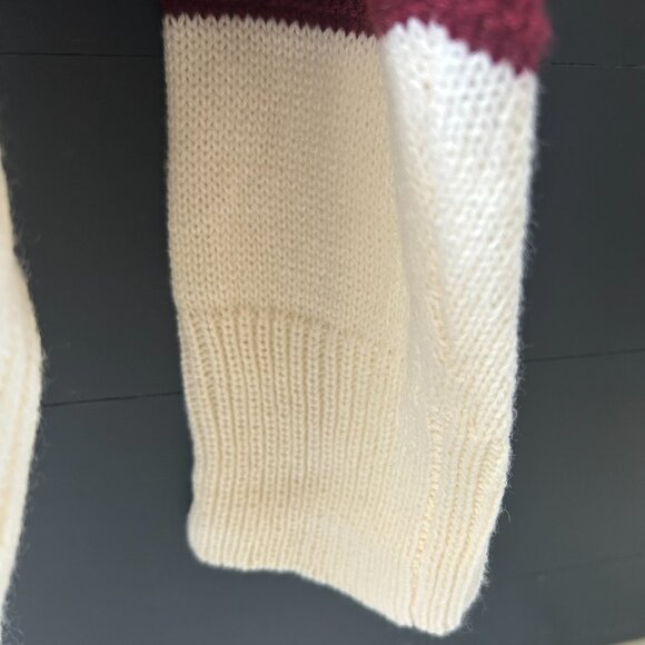 Woman's Stripped V- Neck Knit Sweater Size 2XL - Picture 3 of 6